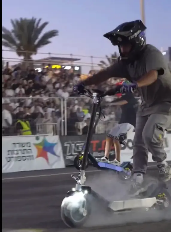 קורקינט במסלול