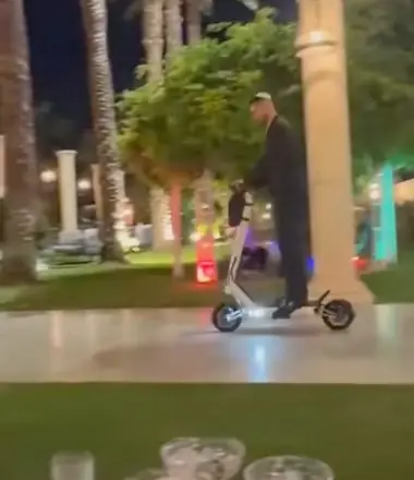 קורקינט לילה